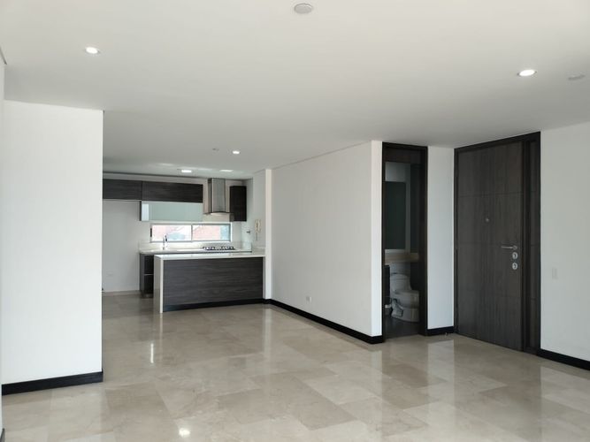 Apartamento de 3 alcobas en arriendo en El Poblado, Medellín, 128 m² · foto 7 de 18