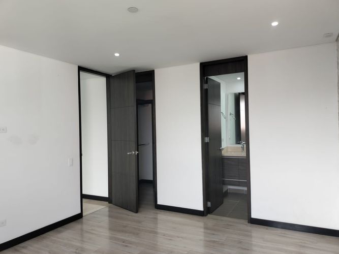 Apartamento de 3 alcobas en arriendo en El Poblado, Medellín, 128 m² · foto 10 de 18