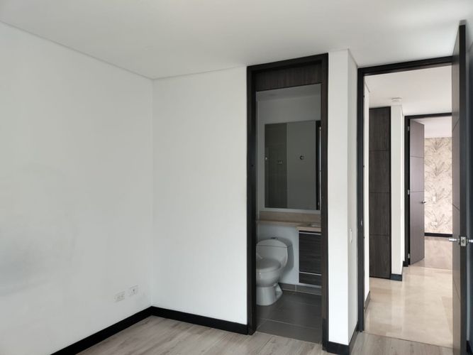 Apartamento de 3 alcobas en arriendo en El Poblado, Medellín, 128 m² · foto 15 de 18