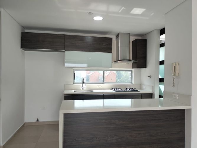 Apartamento de 3 alcobas en arriendo en El Poblado, Medellín, 128 m² · foto 5 de 18