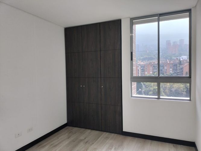 Apartamento de 3 alcobas en arriendo en El Poblado, Medellín, 128 m² · foto 12 de 18