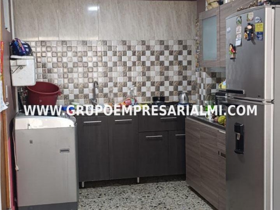 Apartaestudio for sale in Boston, Medellín 2