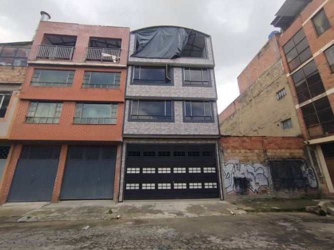 Apartamento de 2 alcobas en venta en La Riviera, Bogotá, 72 m² · foto 2 de 12