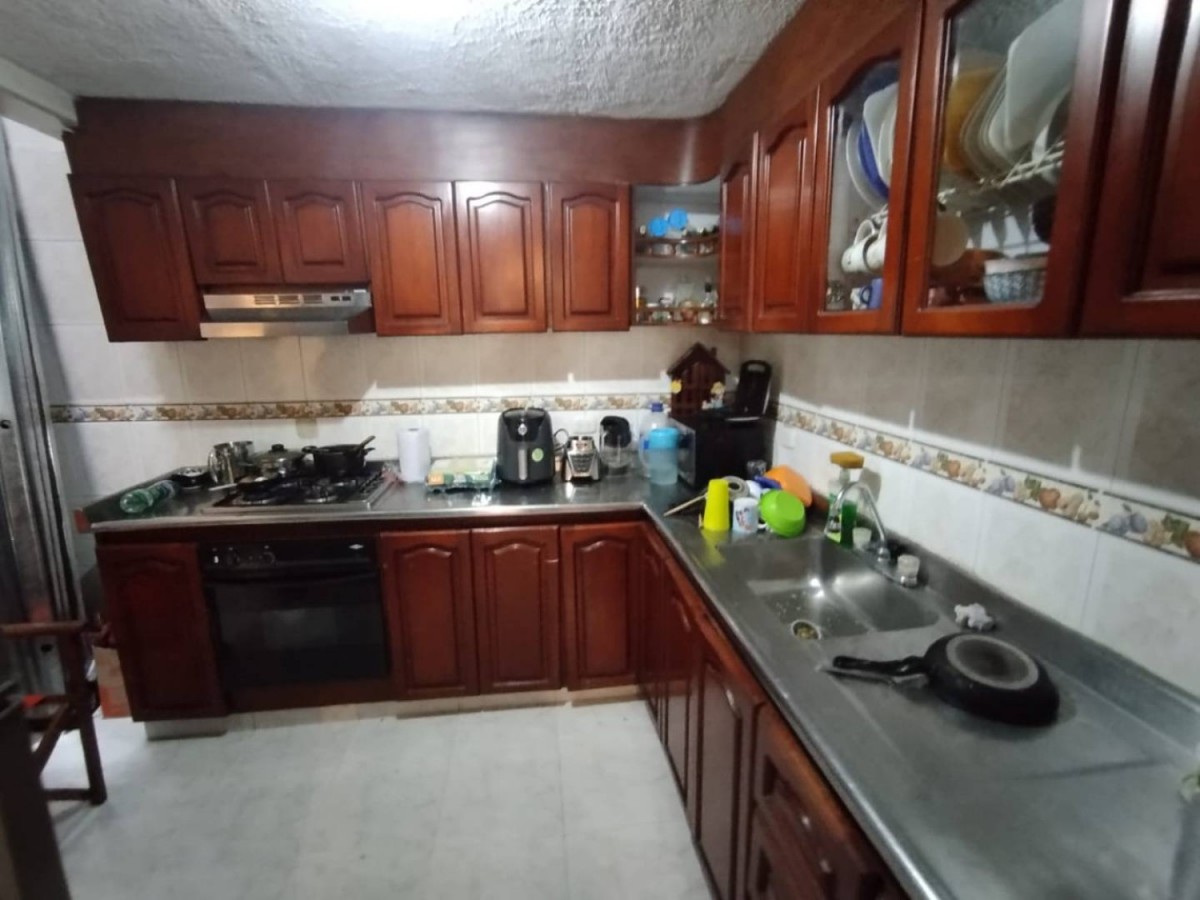 Casa en venta en Villas De Granada, Bogotá · foto 7 de 24