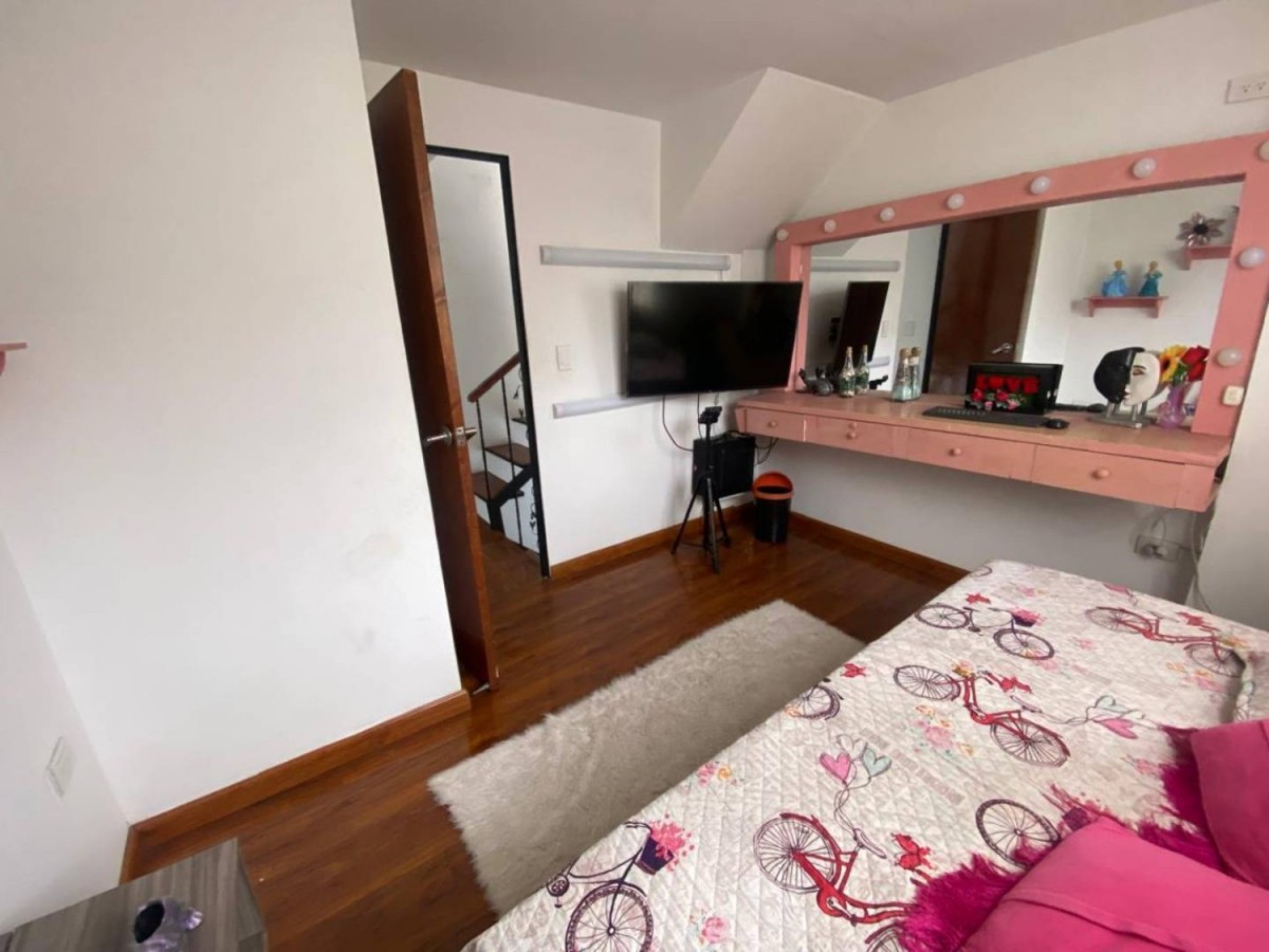 Casa en venta en Villas De Granada, Bogotá · foto 9 de 24