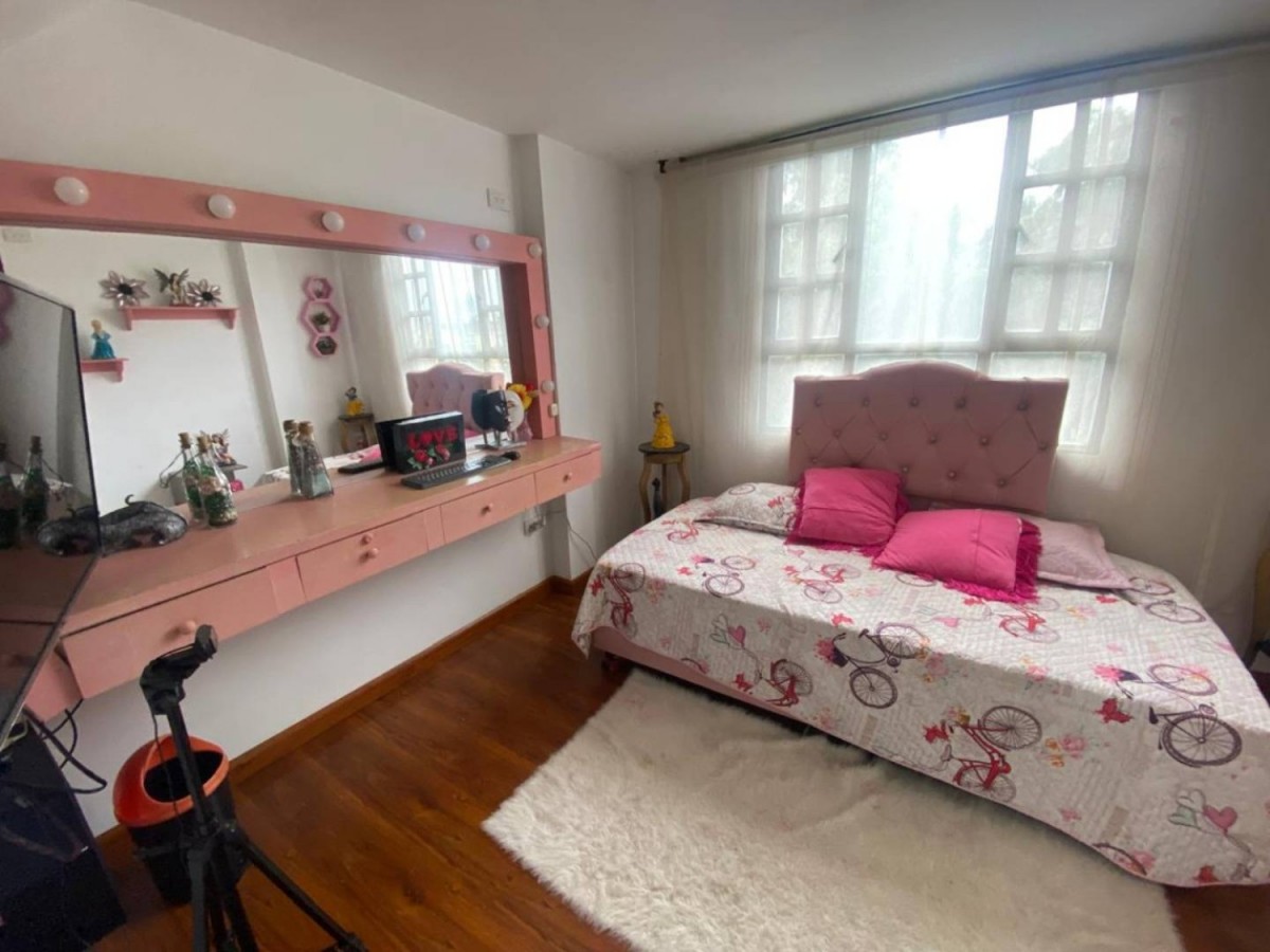 Casa en venta en Villas De Granada, Bogotá · foto 12 de 24