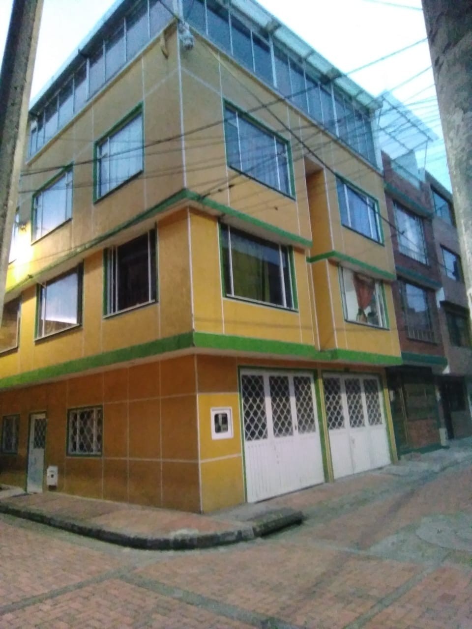 Casa en venta en Centro Comercial Titán Plaza, Bogotá · foto 2 de 15