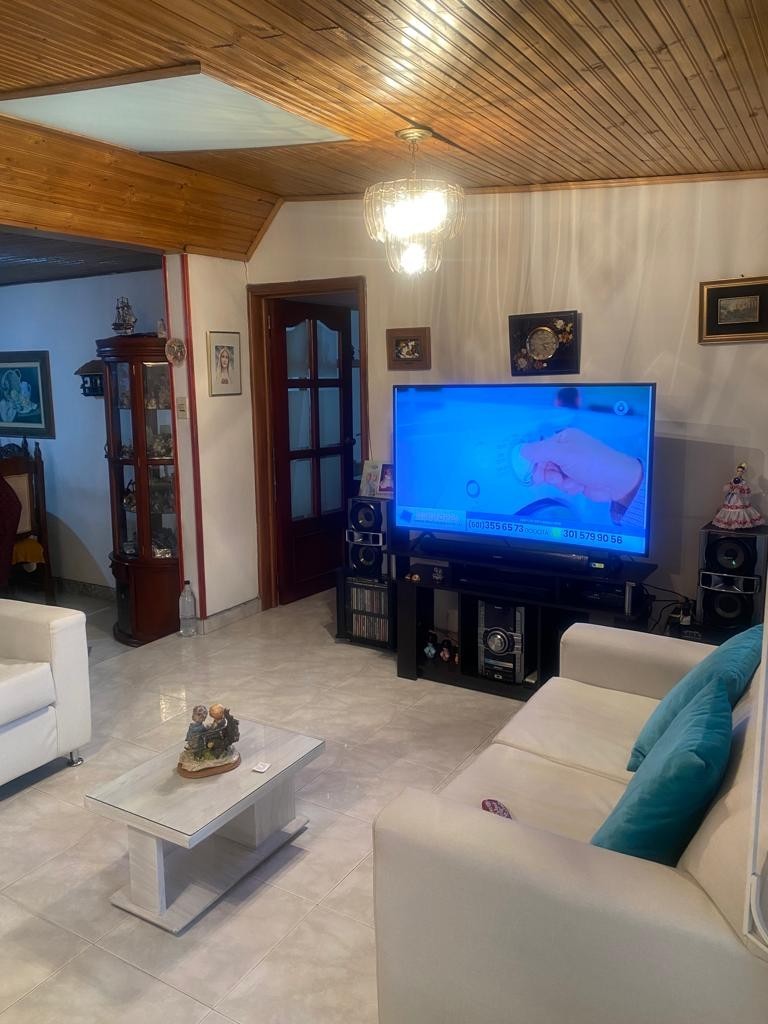 Casa en venta en Santa Rosita, Bogotá · foto 11 de 24