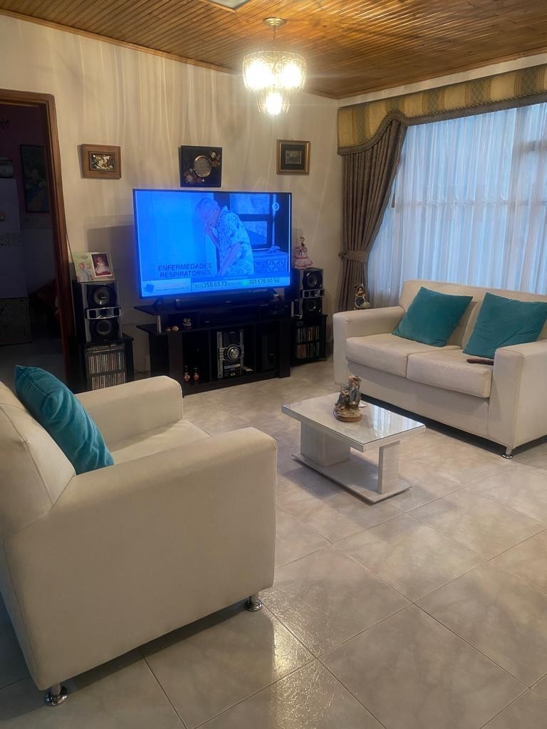 Casa en venta en Santa Rosita, Bogotá · foto 12 de 24