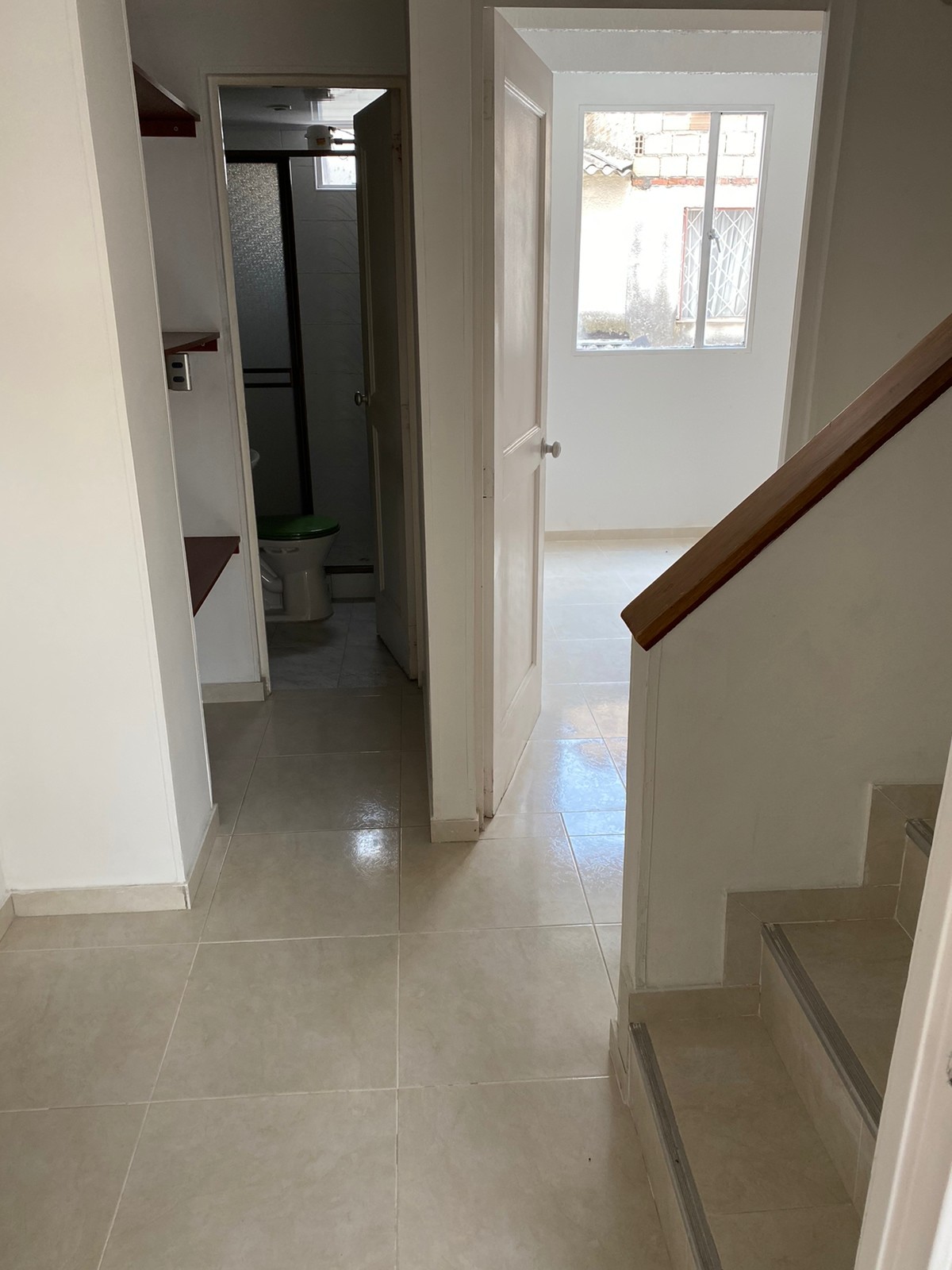 Casa en venta en Villas De Granada, Bogotá · foto 2 de 23