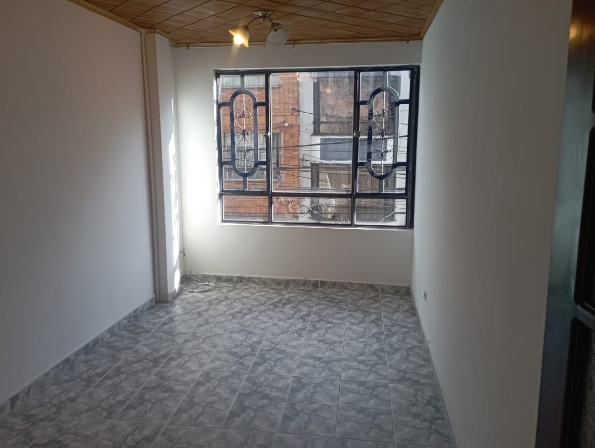 Casa en venta en Engativá, Bogotá · foto 4 de 24