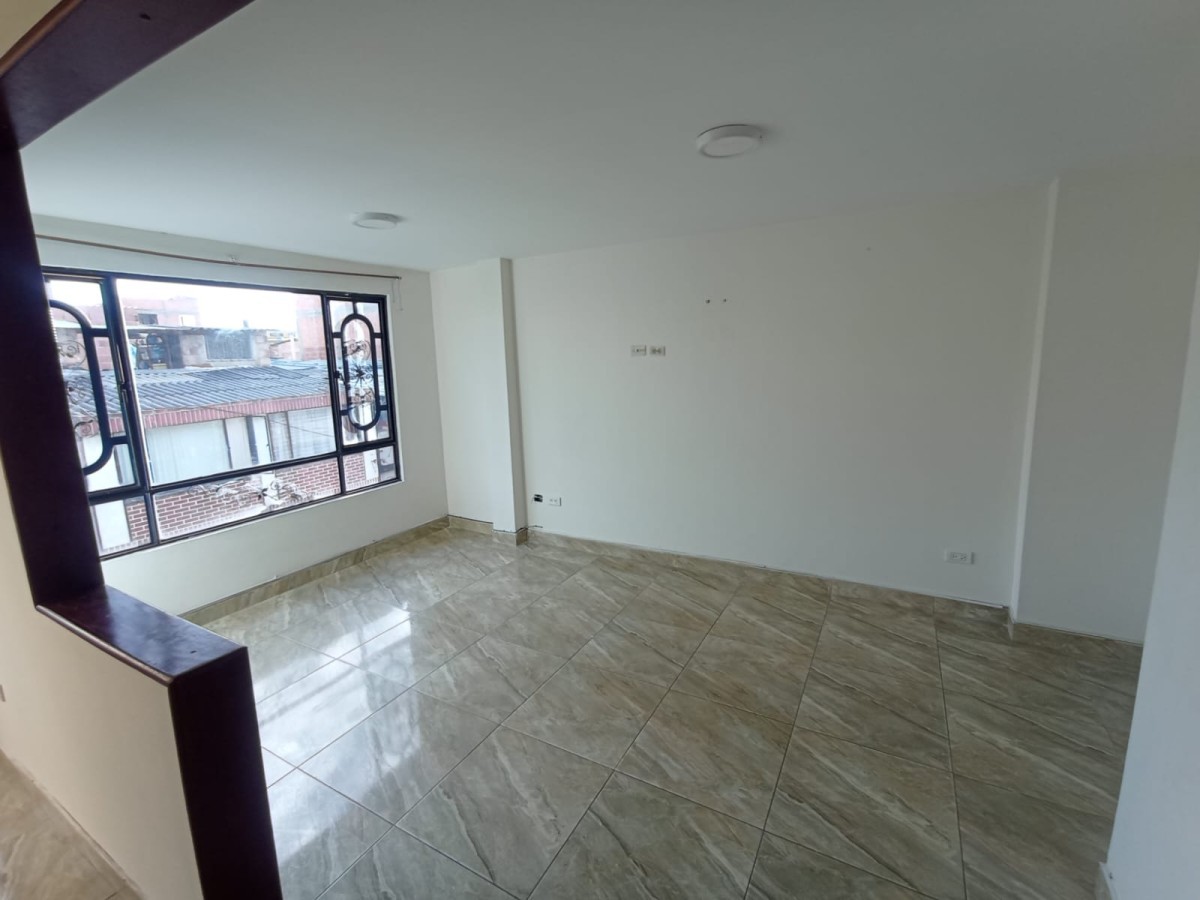 Casa en venta en Engativá, Bogotá · foto 8 de 24