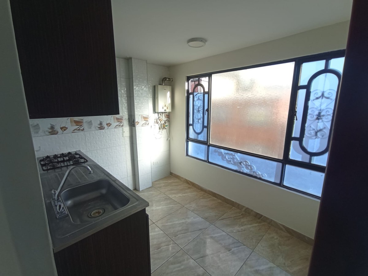 Casa en venta en Engativá, Bogotá · foto 10 de 24