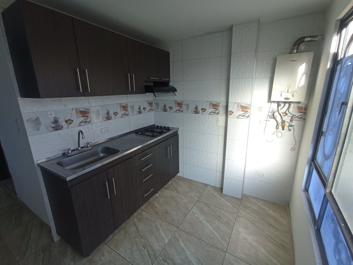Casa en venta en Engativá, Bogotá · foto 12 de 24