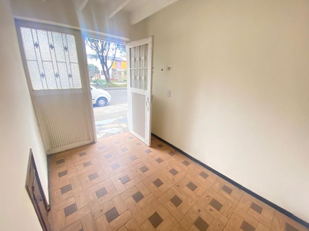 Casa en venta en Garces Navas, Bogotá · foto 3 de 24