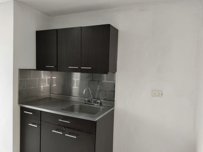 Apartamento de 2 alcobas en arriendo en El Poblado, Medellín, 110 m² · foto 5 de 16