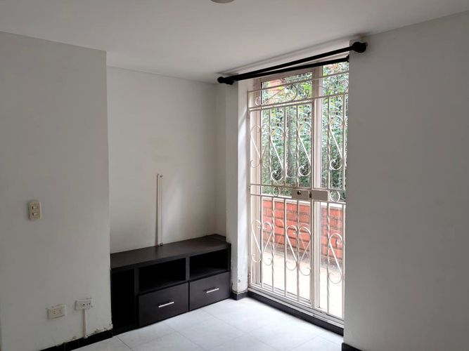 Apartamento de 2 alcobas en arriendo en El Poblado, Medellín, 110 m² · foto 2 de 16