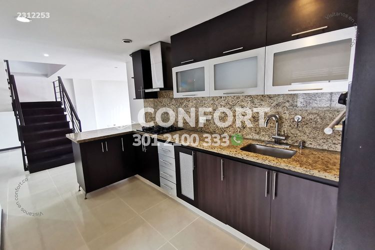 Apartamento de 3 alcobas en arriendo en Laureles, Medellín, 242 m² · foto 7 de 24
