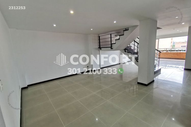 Apartamento de 3 alcobas en arriendo en Laureles, Medellín, 242 m² · foto 10 de 24