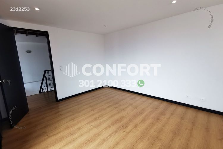 Apartamento de 3 alcobas en arriendo en Laureles, Medellín, 242 m² · foto 17 de 24