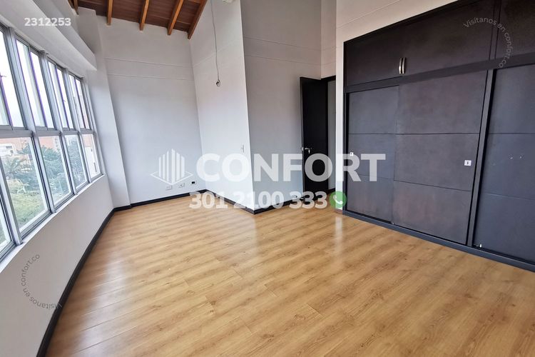 Apartamento de 3 alcobas en arriendo en Laureles, Medellín, 242 m² · foto 22 de 24
