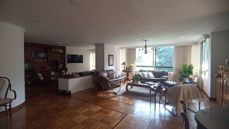 Apartamento de 2 alcobas en venta en Las Lomas, Medellín, 171 m² · foto 4 de 24