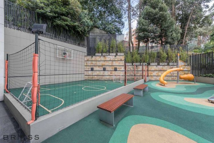 Apartamento de 4 alcobas en venta en Los Rosales, Bogotá, 383 m² · foto 19 de 23