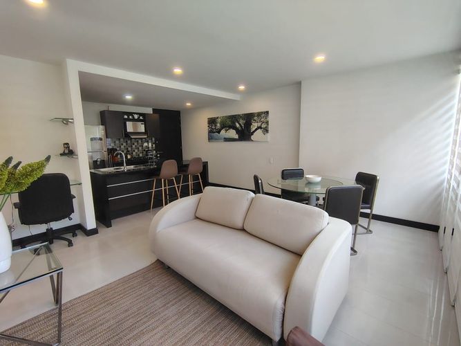Apartamento de 2 alcobas en arriendo en El Poblado, Medellín, 74 m² · foto 2 de 16