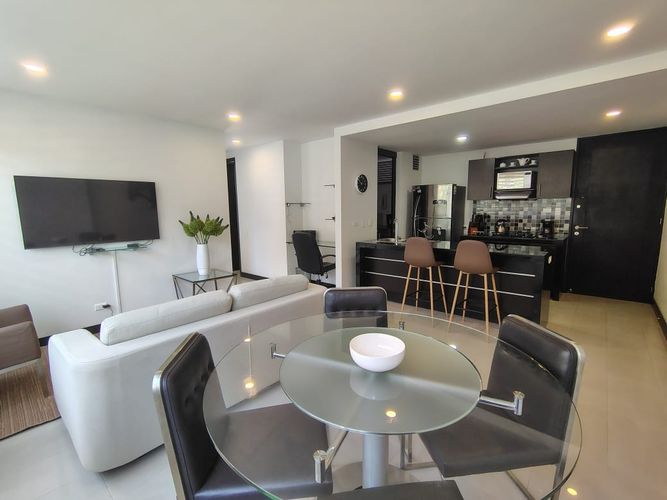 Apartamento de 2 alcobas en arriendo en El Poblado, Medellín, 74 m² · foto 4 de 16