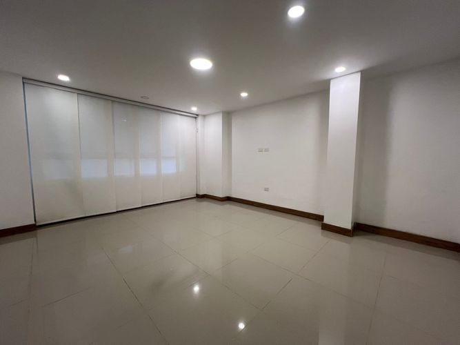 Casa de 4 alcobas en arriendo en Loma Benedictinos, Envigado, 330 m² · foto 6 de 19
