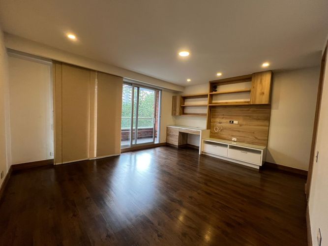 Casa de 4 alcobas en arriendo en Loma Benedictinos, Envigado, 330 m² · foto 13 de 19