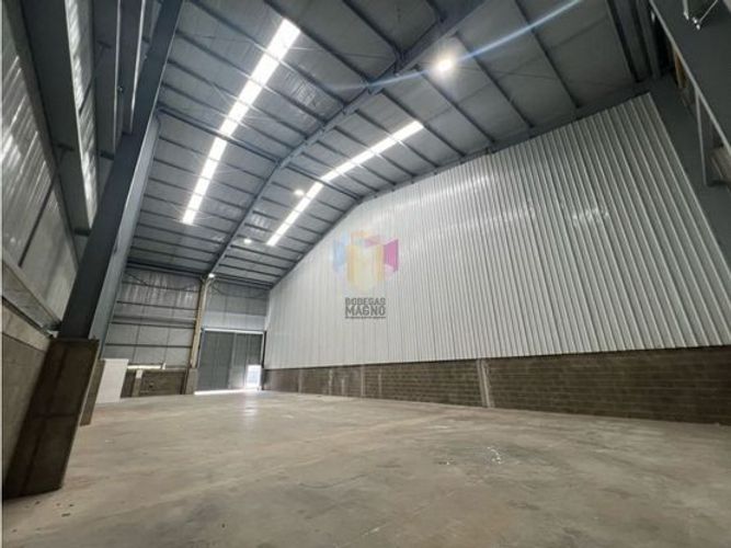 Bodega en arriendo en Actividad Multiple, Copacabana, 300 m² · foto 2 de 13