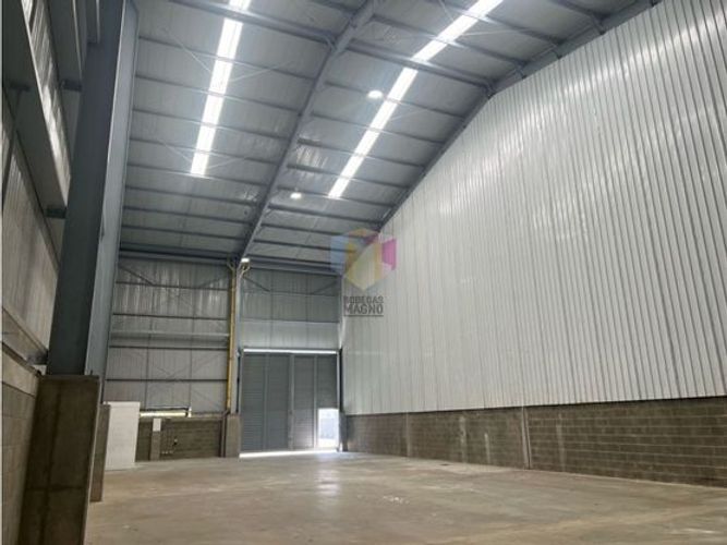 Bodega en arriendo en Actividad Multiple, Copacabana, 300 m² · foto 3 de 13