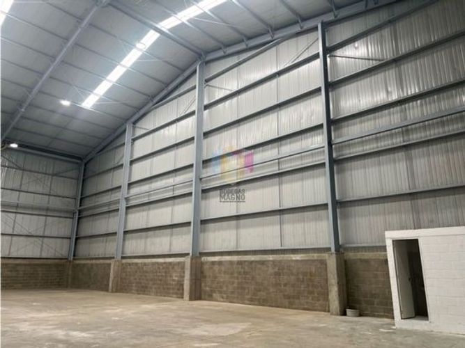 Bodega en arriendo en Actividad Multiple, Copacabana, 300 m² · foto 9 de 13