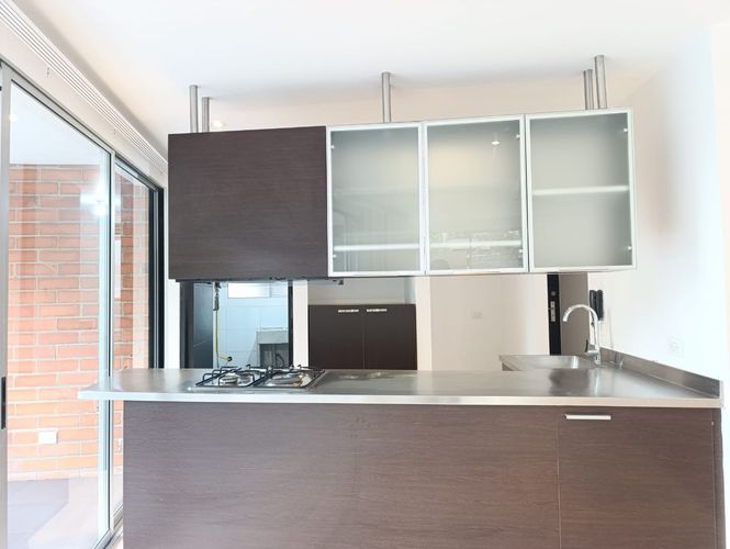 Apartamento de 2 alcobas en arriendo en El Poblado, Medellín, 130 m² · foto 6 de 20