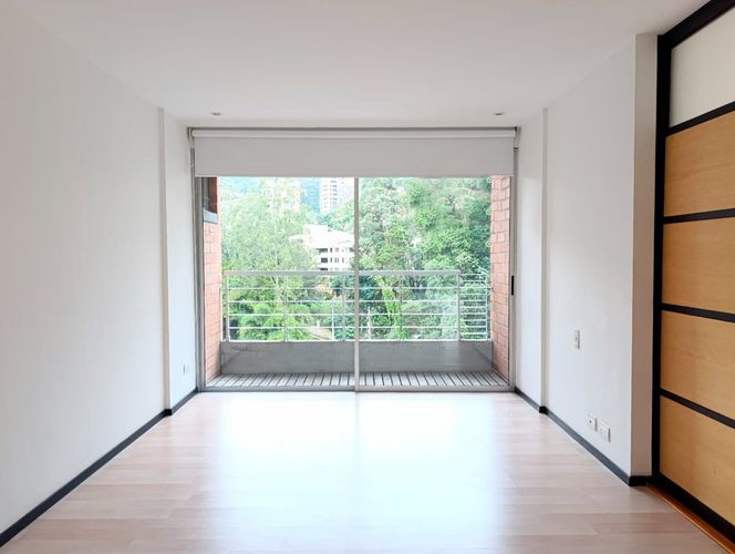 Apartamento de 2 alcobas en arriendo en El Poblado, Medellín, 130 m² · foto 2 de 20