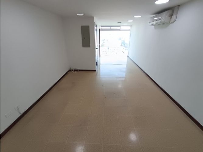 Oficina en arriendo en Estadio, Medellín, 30 m² · foto 2 de 5