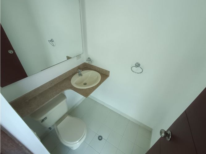 Oficina en arriendo en Estadio, Medellín, 30 m² · foto 3 de 5