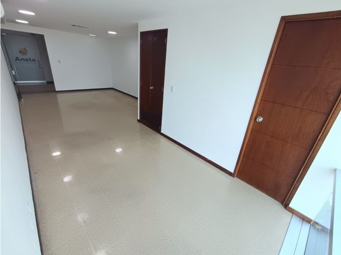 Oficina en arriendo en Estadio, Medellín, 30 m² · foto 5 de 5