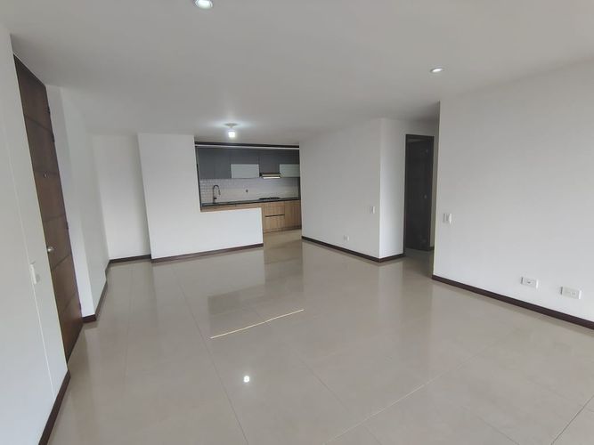 Apartamento de 3 alcobas en arriendo en El Diamante No. 2, Medellín, 138 m² · foto 6 de 20