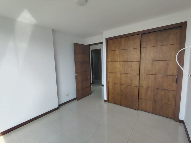 Apartamento de 3 alcobas en arriendo en El Diamante No. 2, Medellín, 138 m² · foto 14 de 20