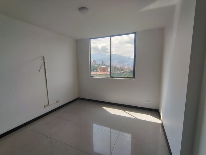 Apartamento de 3 alcobas en arriendo en El Diamante No. 2, Medellín, 138 m² · foto 10 de 20
