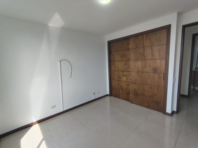 Apartamento de 3 alcobas en arriendo en El Diamante No. 2, Medellín, 138 m² · foto 15 de 20