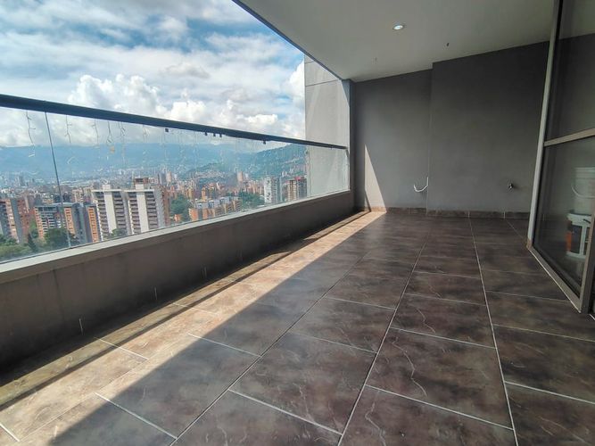 Apartamento de 3 alcobas en arriendo en El Diamante No. 2, Medellín, 138 m² · foto 20 de 20