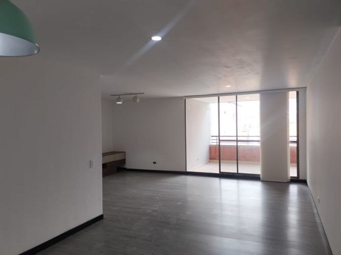 Apartamento de 3 alcobas en arriendo en Otraparte, Envigado, 108 m² · foto 2 de 16