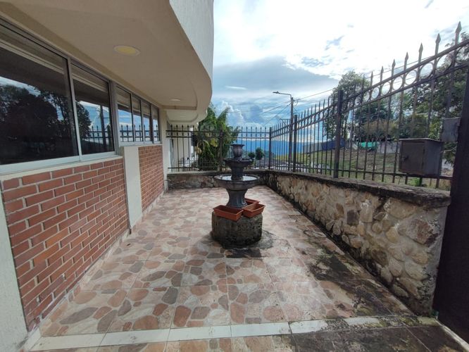 Edificio en venta en La Francia, Manizales, 408 m² · foto 3 de 24