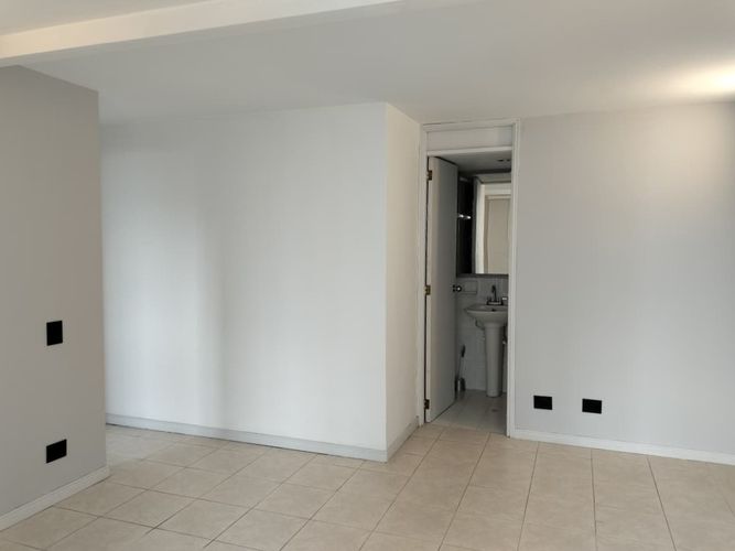 Apartamento de 2 alcobas en arriendo en El Poblado, Medellín, 50 m² · foto 3 de 17