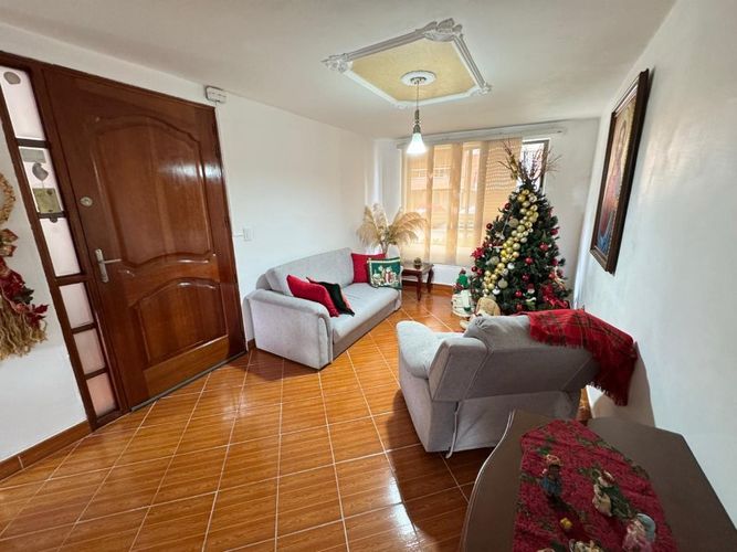 Casa de 4 alcobas en venta en La Ospina, La Estrella, 197 m² · foto 2 de 24