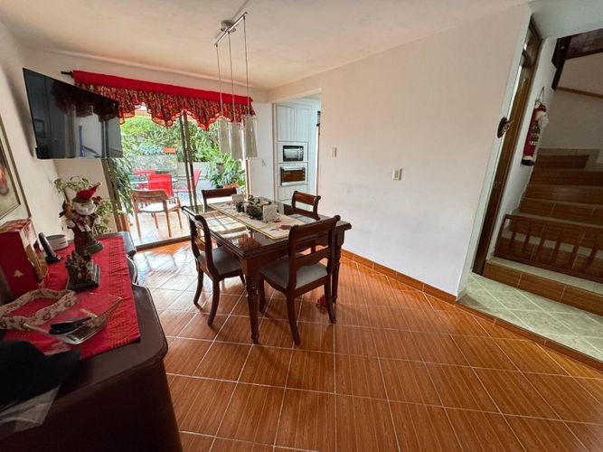 Casa de 4 alcobas en venta en La Ospina, La Estrella, 197 m² · foto 4 de 24