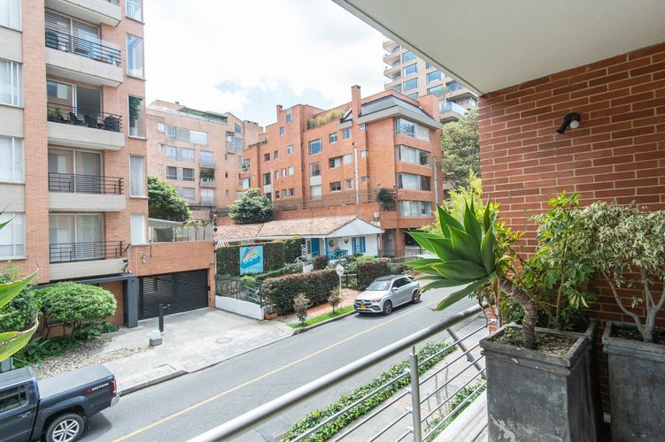 Apartamento de 3 alcobas en venta en Chico Norte, Bogotá, 175 m² · foto 3 de 21